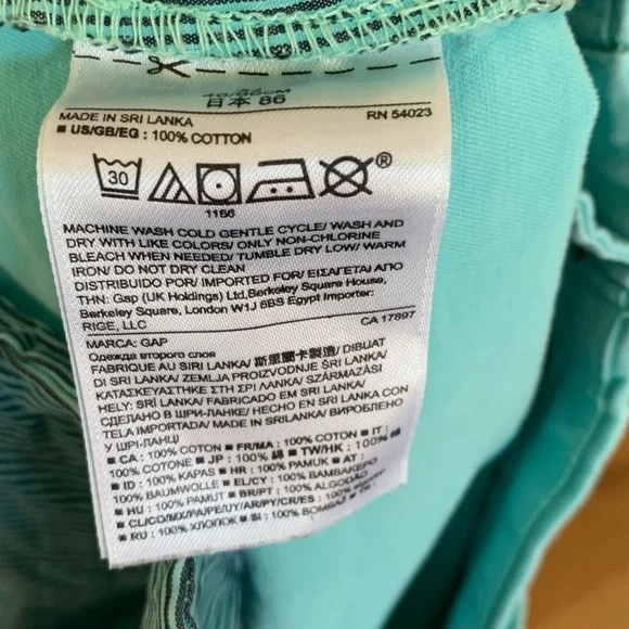 GAP men’s 34 aqua khaki shorts - Picture 2 of 4